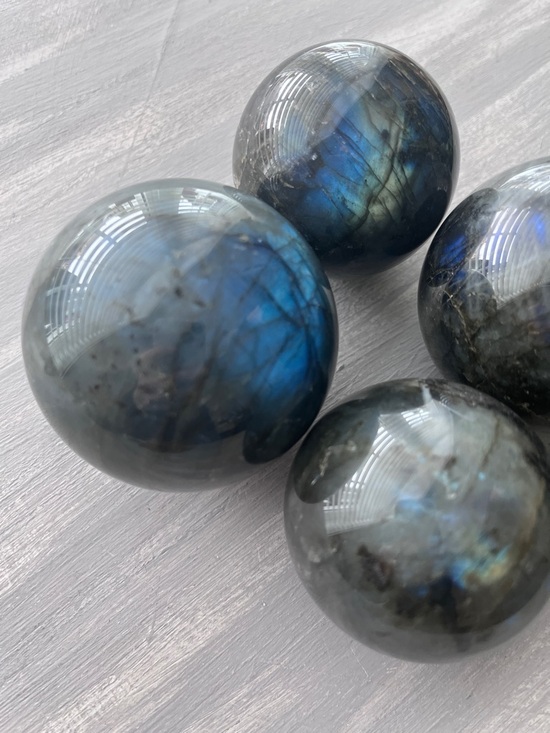 Labradorite sphere - Picture 6 of 9
